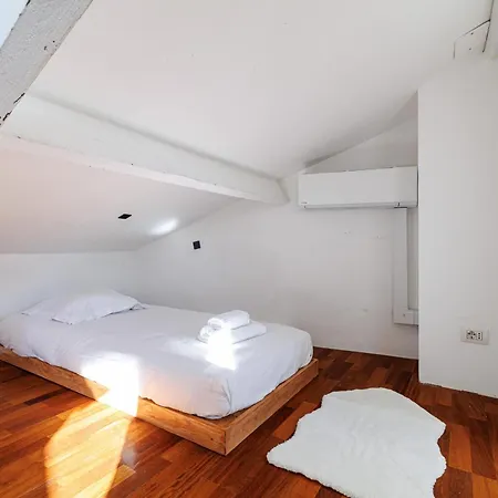 Open View Terrace - Wide 2 Bdr Quiet Area Apartman *