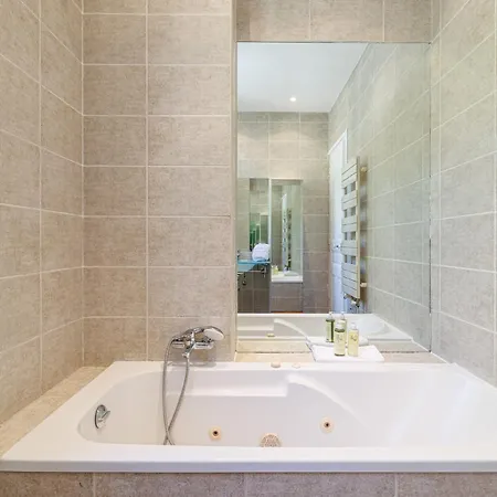 Open View Terrace - Wide 2 Bdr Quiet Area Apartmán