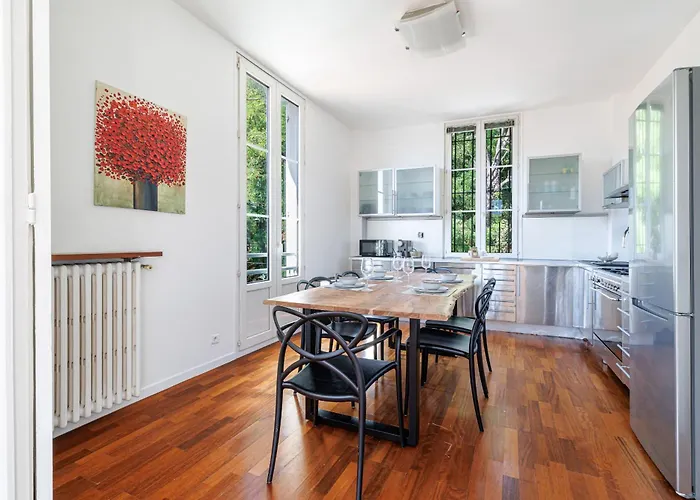 Open View Terrace - Wide 2 Bdr Quiet Area شقة