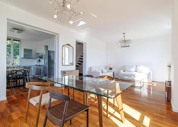 Open View Terrace - Wide 2 Bdr Quiet Area Νίκαια