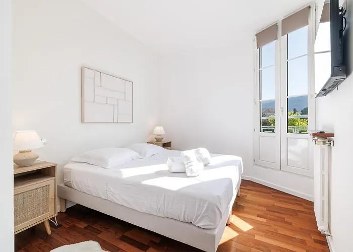 Open View Terrace - Wide 2 Bdr Quiet Area شقة
