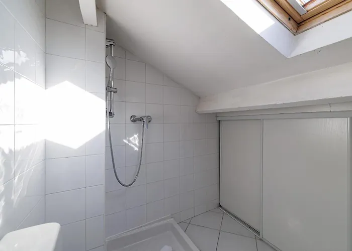 Open View Terrace - Wide 2 Bdr Quiet Area Lejlighed *