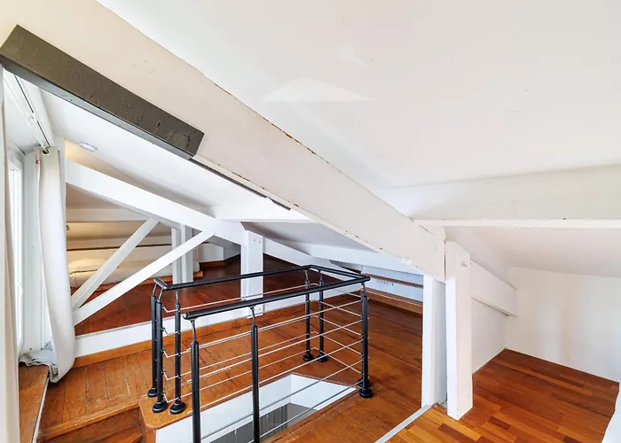 Open View Terrace - Wide 2 Bdr Quiet Area Νίκαια