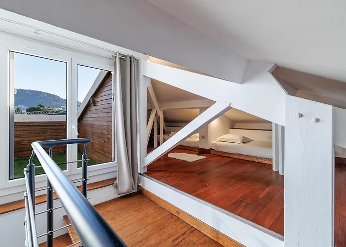 Open View Terrace - Wide 2 Bdr Quiet Area شقة *